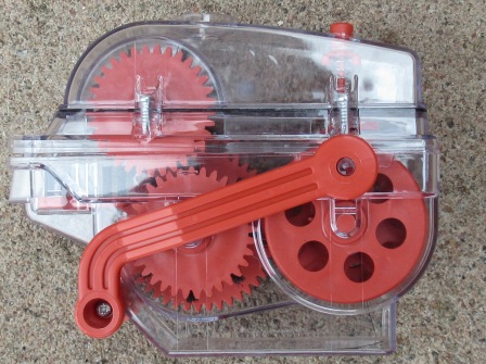 The cycle chain cleaning machine itself